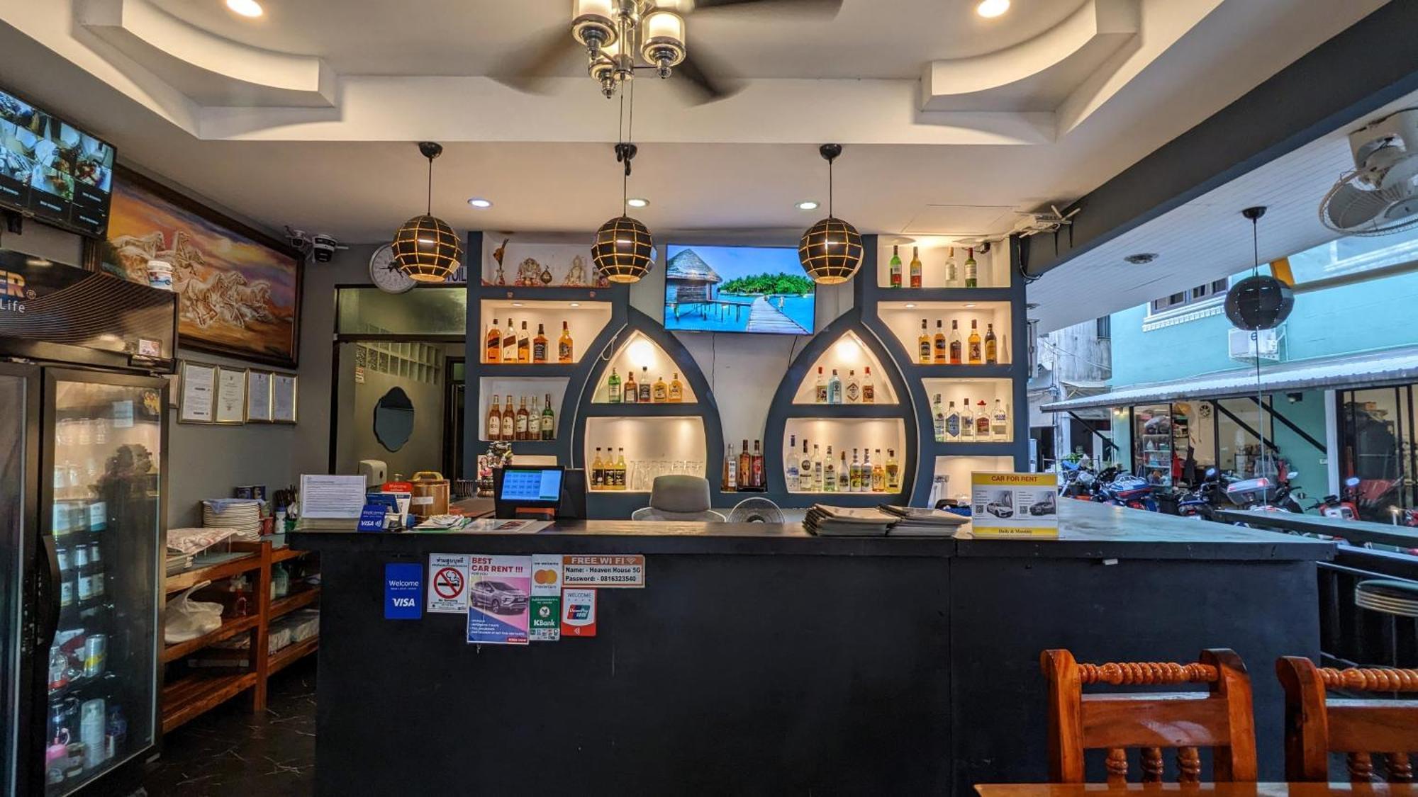 Hotel Heaven House Restro & Bar Patong Esterno foto