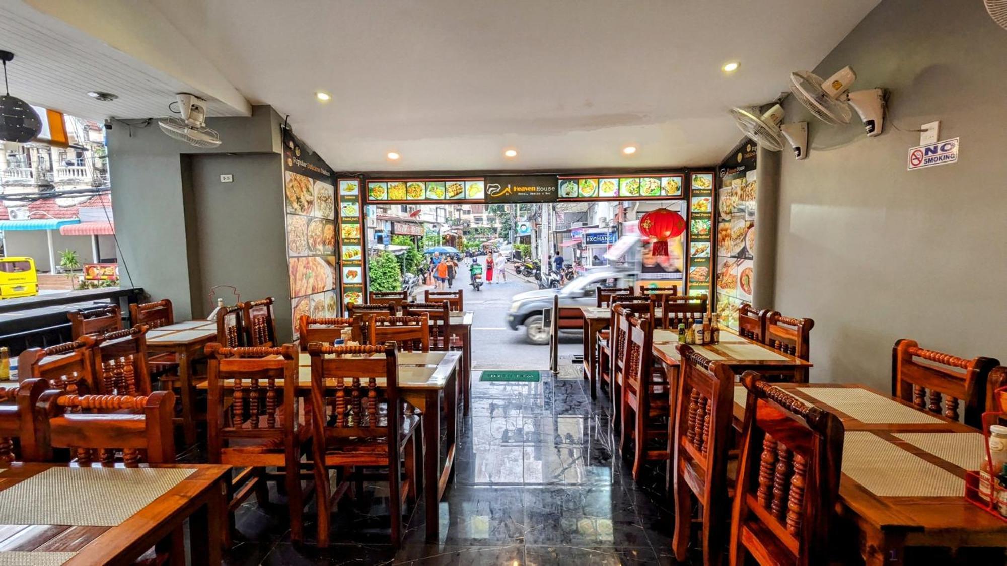Hotel Heaven House Restro & Bar Patong Esterno foto