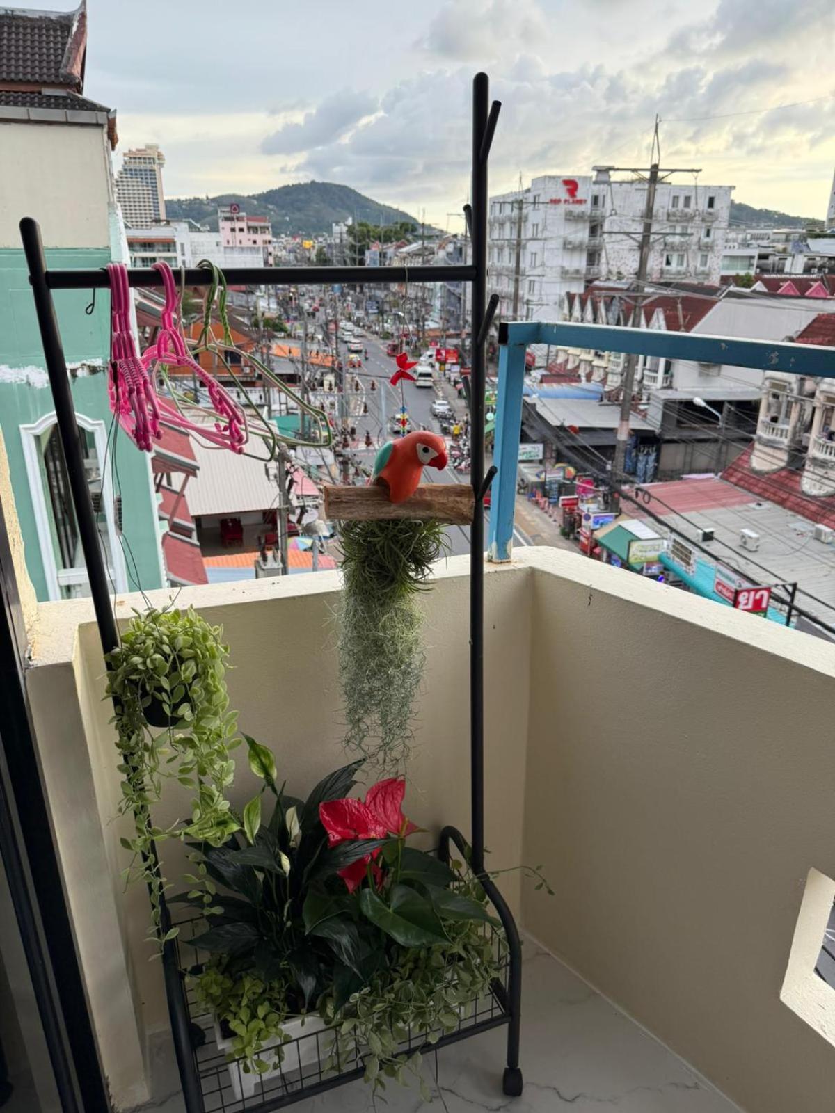 Hotel Heaven House Restro & Bar Patong Esterno foto