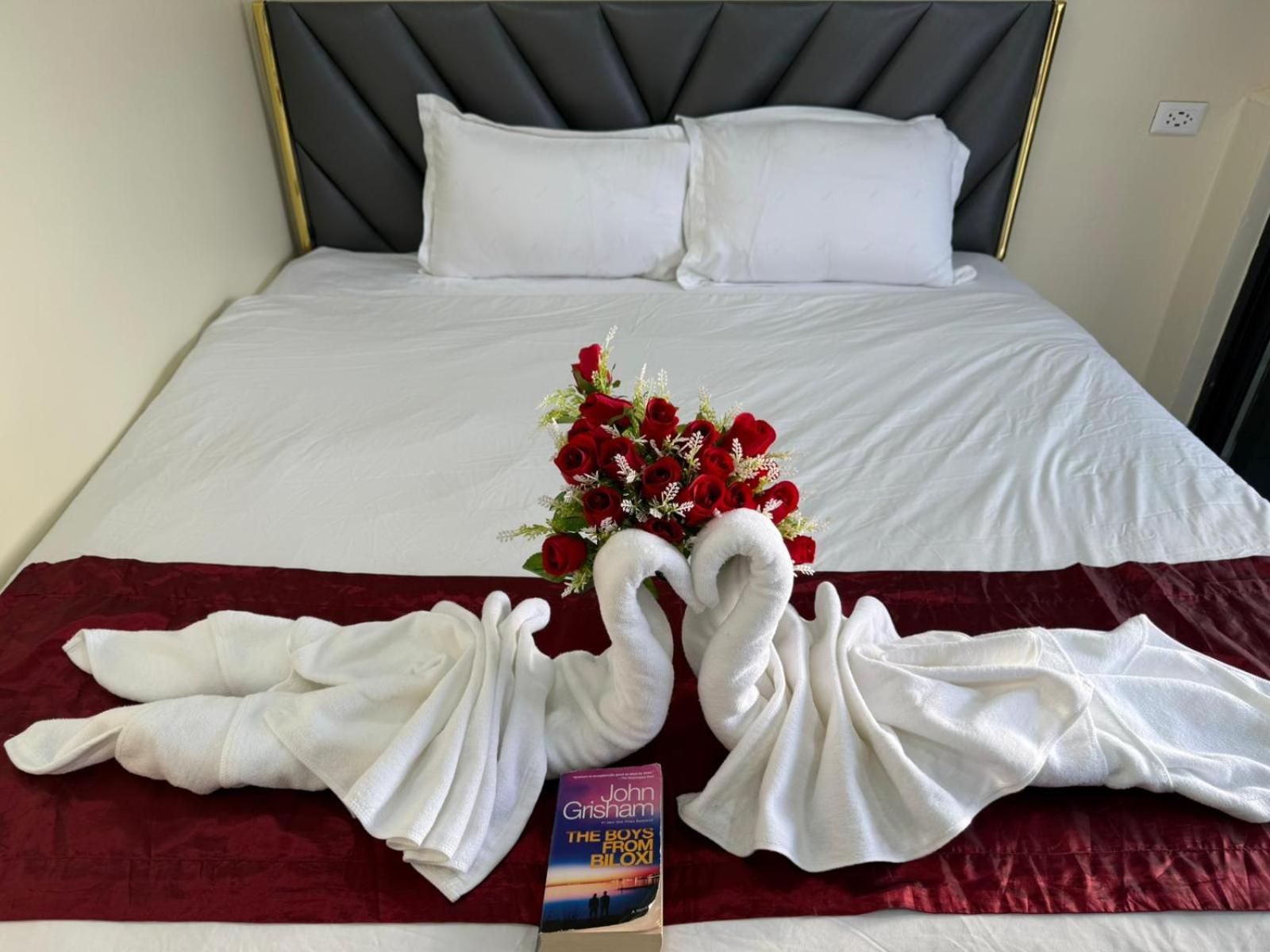 Hotel Heaven House Restro & Bar Patong Esterno foto