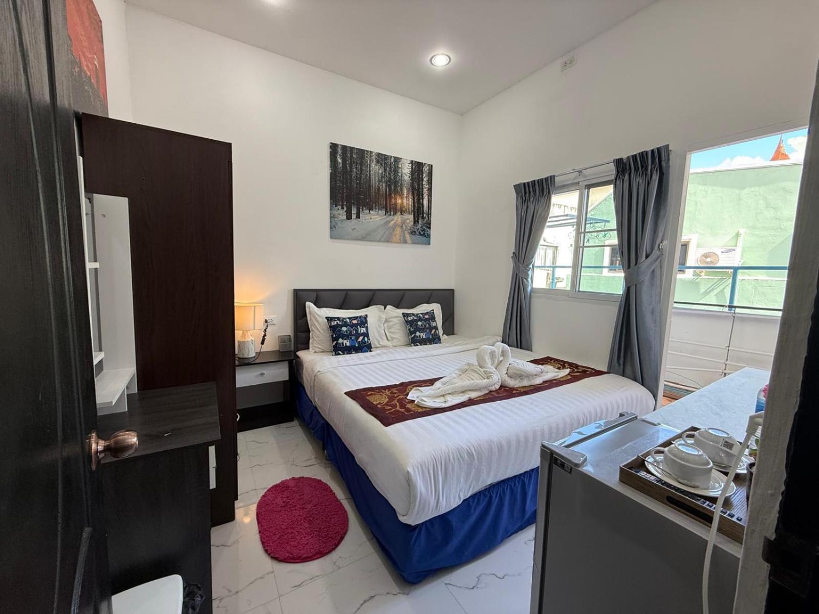 Hotel Heaven House Restro & Bar Patong Esterno foto