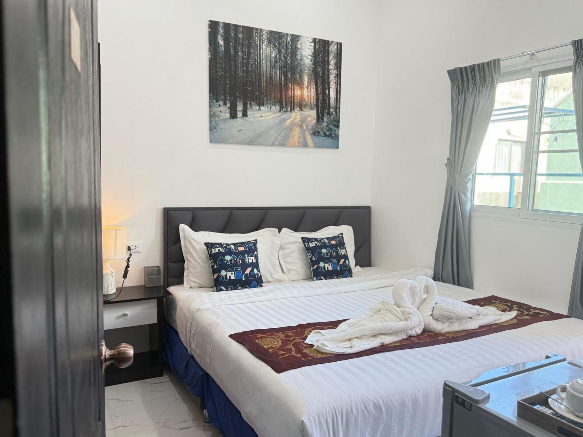 Hotel Heaven House Restro & Bar Patong Esterno foto