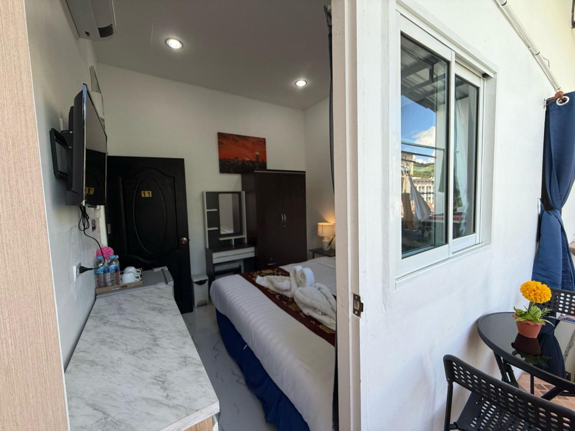 Hotel Heaven House Restro & Bar Patong Esterno foto